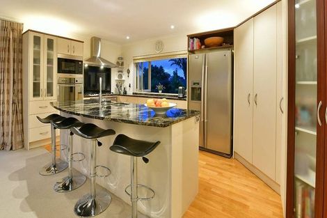 Photo of property in 28 English Oak Drive, Schnapper Rock, Auckland, 0632