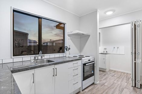 Photo of property in 5 Posa Avenue, Henderson, Auckland, 0612