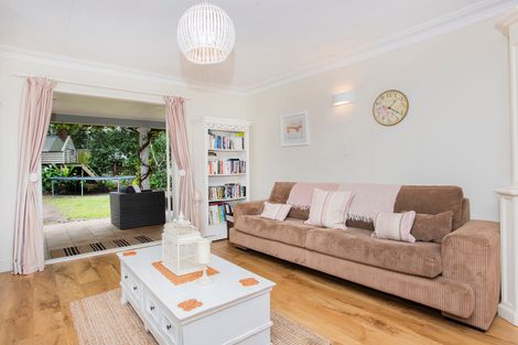 Photo of property in 9 Moana Road, Okitu, Gisborne, 4010