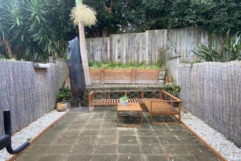 Photo of property in 3/206 Manuka Road, Bayview, Auckland, 0629