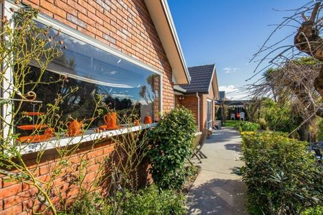 Photo of property in 5 Hossack Close, Belfast, Christchurch, 8051