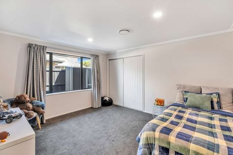 Photo of property in 27 Foresters Crescent, Parklands, Christchurch, 8083