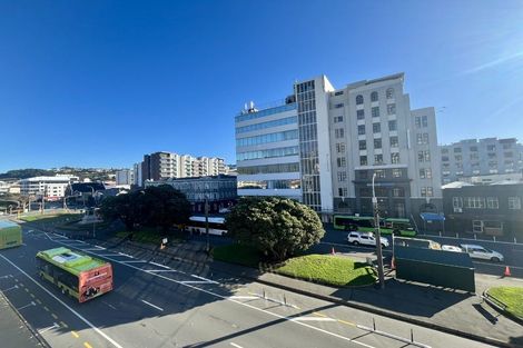 Photo of property in 17 Kent Terrace - Kent Apartments, 3e/16 Kent Terrace, Mount Victoria, Wellington, 6011