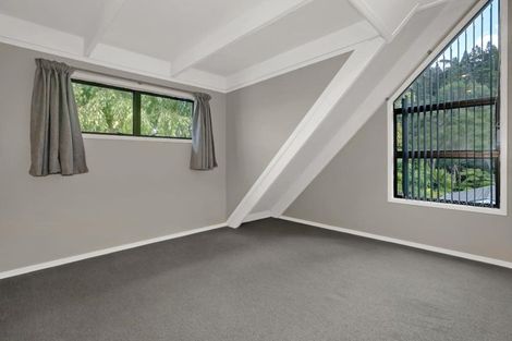 Photo of property in 19 Birdwood Road, Swanson, Auckland, 0612