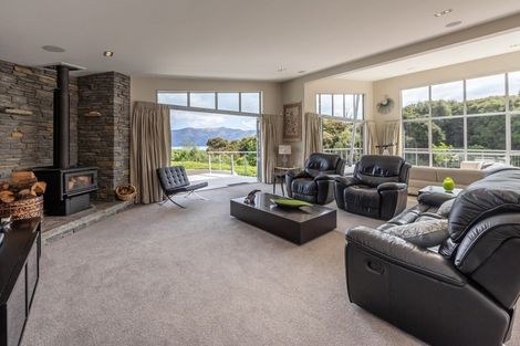 Photo of property in 31 Old Coach Road, Akaroa, 7581