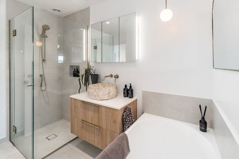 Photo of property in 10c Long Street, Raglan, 3225