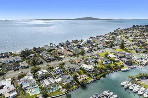 Photo of property in 9 Craig Road, Milford, Auckland, 0620