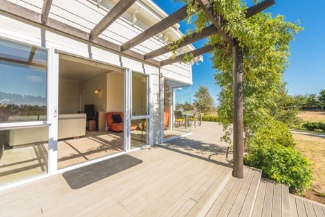 Photo of property in 8a Tirimoana Place, Otamatea, Whanganui, 4501