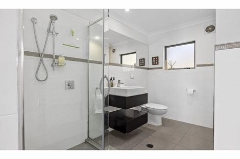 Photo of property in 14 Witton Place, Schnapper Rock, Auckland, 0632