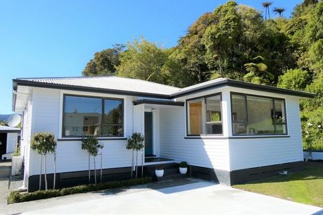 Photo of property in 3 Leith Crescent, Greymouth, 7805