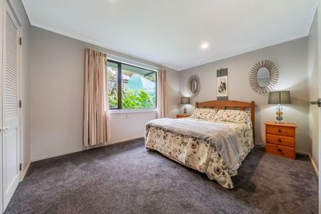 Photo of property in 17 Seymour Grove, Kingsley Heights, Upper Hutt, 5018