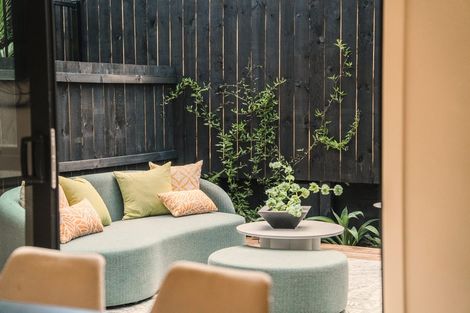 Photo of property in 42c Gordon Avenue, Milford, Auckland, 0620