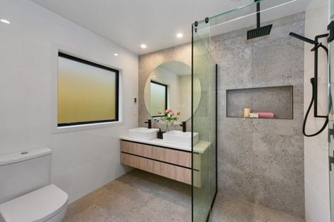 Photo of property in 1 Bosun Place, Te Atatu Peninsula, Auckland, 0610