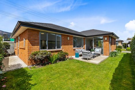 Photo of property in 2 Acorn Way, Stoke, Nelson, 7011