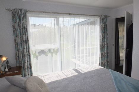 Photo of property in 8 Mack Street, Foxton Beach, Foxton, 4815