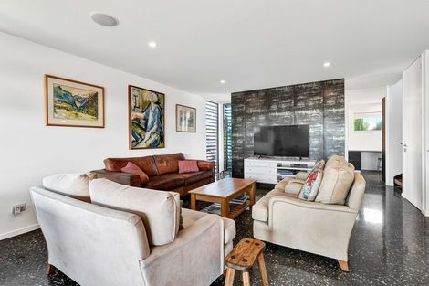 Photo of property in 244 Devon Street West, New Plymouth, 4310