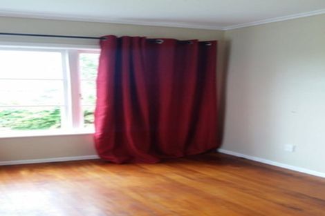 Photo of property in 84 Ocean View Road, Northcote, Auckland, 0627