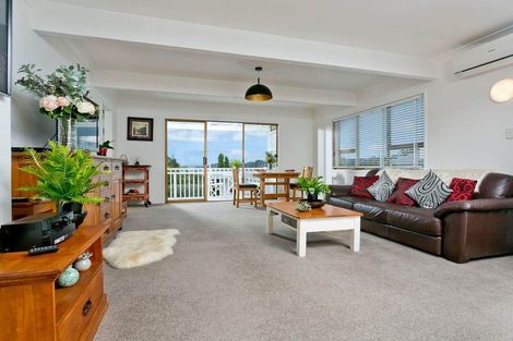 Photo of property in 1/4 Lynn Road, Bayview, Auckland, 0629