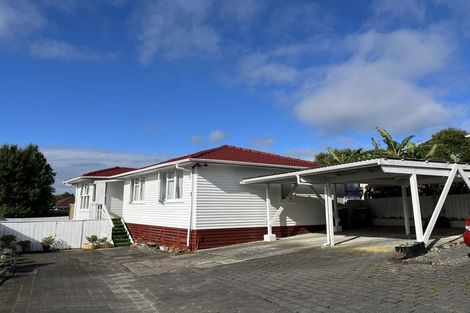 Photo of property in 2/8 Valdale Road, Henderson, Auckland, 0610