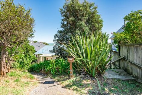Photo of property in 169 Wellington Road, Paekakariki, 5034