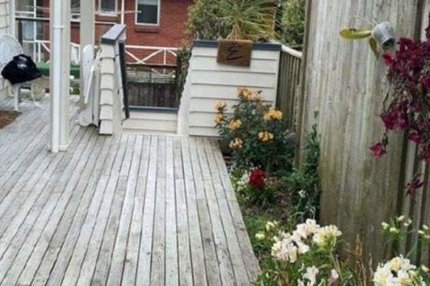 Photo of property in 2/254 Onewa Road, Birkenhead, Auckland, 0626