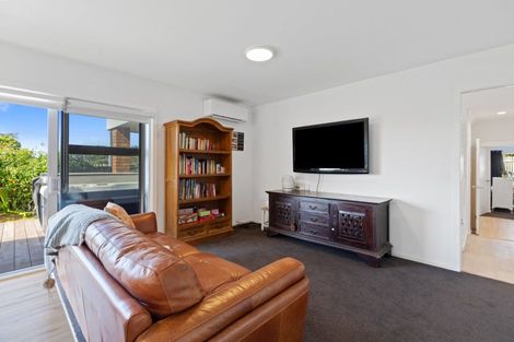 Photo of property in 142 Ngatai Road, Otumoetai, Tauranga, 3110