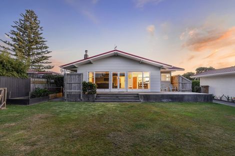 Photo of property in 397 Te Moana Road, Waikanae, 5036