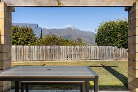 Photo of property in 27 Farrant Drive, Wanaka, 9305