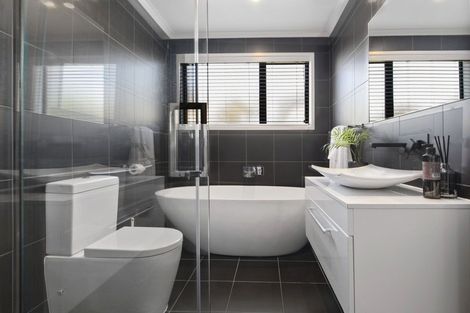 Photo of property in 300 Harbourside Drive, Karaka, Papakura, 2113