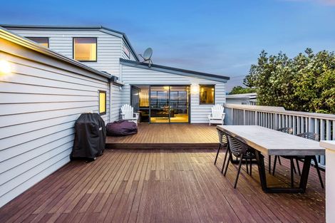 Photo of property in 45 Mana View Road, Paremata, Porirua, 5026