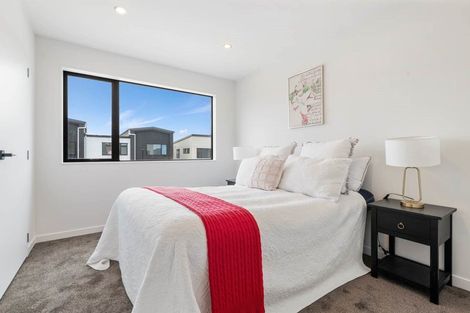 Photo of property in 42 Kiato Lane, Flat Bush, Auckland, 2019