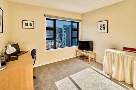 Photo of property in Endeavour Apartments, 3/125 Thorndon Quay, Pipitea, Wellington, 6011