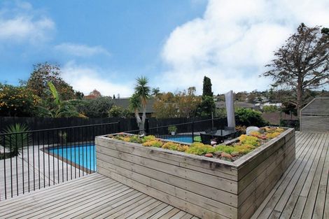 Photo of property in 8 La Perouse Street, Botany Downs, Auckland, 2010