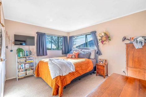 Photo of property in 44 Woodglen Road, Glen Eden, Auckland, 0602