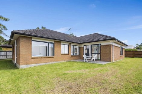 Photo of property in 18 Ballydonegan Rise, East Tamaki, Auckland, 2013