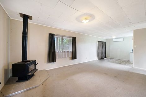 Photo of property in 13 Landow Place, Henderson, Auckland, 0612