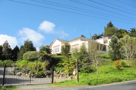 Photo of property in 284 Forest Hill Road, Waiatarua, Auckland, 0612