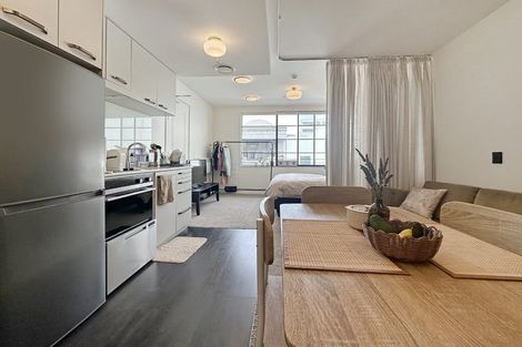 Photo of property in 106/3 Roxburgh Street, Mount Victoria, Wellington, 6011