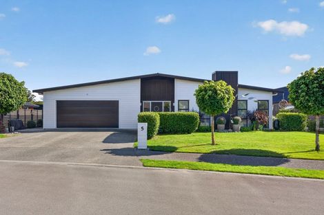 Photo of property in 5 James Kidd Place, Greytown, 5712