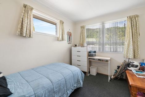 Photo of property in 27 Kent Street, Picton, 7220