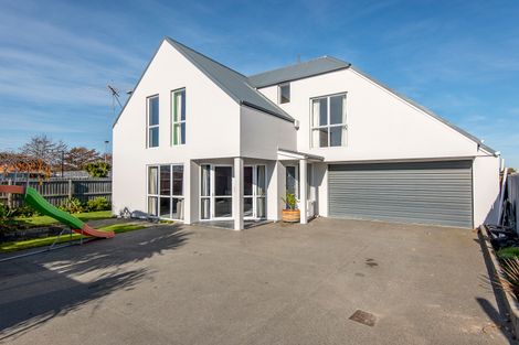 Photo of property in 47a Sawyers Arms Road, Northcote, Christchurch, 8052