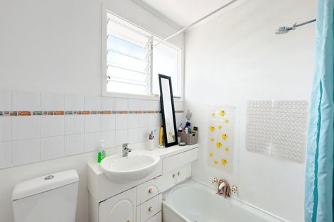 Photo of property in 18 Lingfield Street, Glenfield, Auckland, 0629