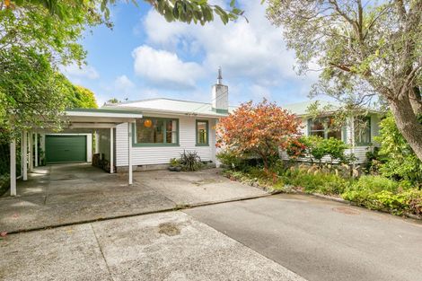 Photo of property in 8 Saint Johns Terrace, Tawa, Wellington, 5028