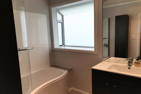 Photo of property in 352 Main Road, Tawa, Wellington, 5028