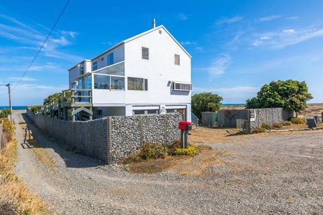 Photo of property in 65 Hillview Road, Birdlings Flat, Little River, 7591