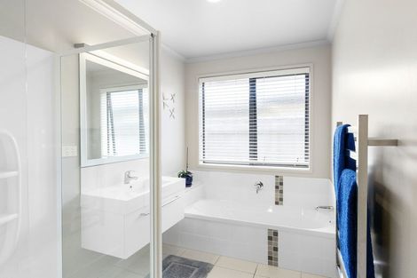 Photo of property in 81 Awatea Avenue, Paraparaumu, 5032