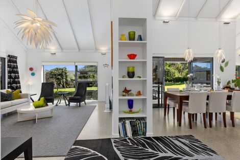 Photo of property in 102 Oxford Street, Martinborough, 5711