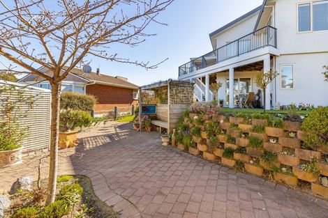Photo of property in 15 Hammersmith Street, Richmond Heights, Taupo, 3330