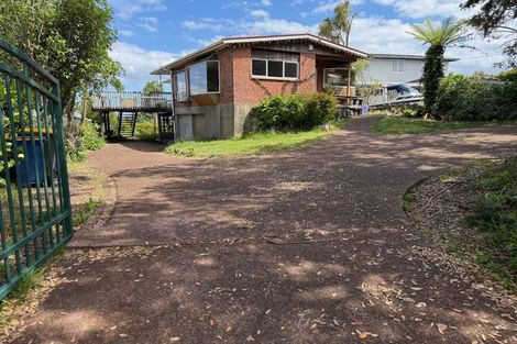 Photo of property in 117 Pupuke Road, Northcote, Auckland, 0627