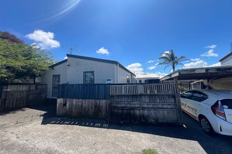 Photo of property in 2/142 Shifnal Drive, Randwick Park, Auckland, 2105